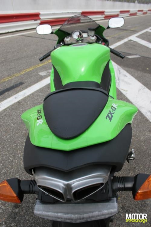 zx6r-cbr600rr_5_1_l.jpg