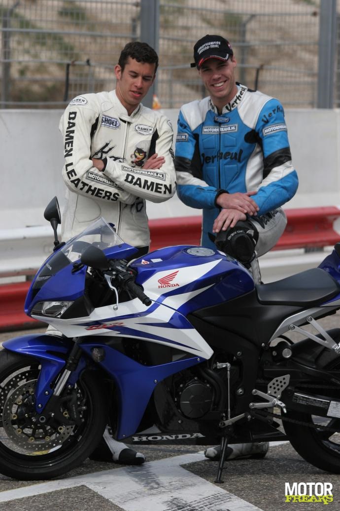 zx6r-cbr600rr_6_4_l.jpg