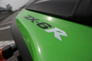 zx6r-cbr600rr_6_6_l.jpg