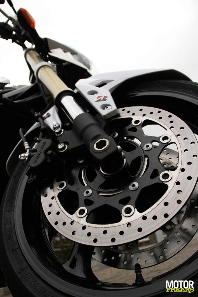 Suzuki GSR750
