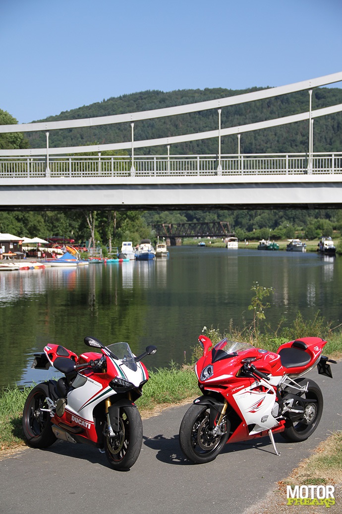 MV Agusta F4RR vs. Ducati 1199 Panigale Tricolore