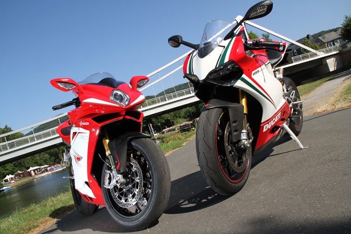 MV Agusta F4RR vs. Ducati 1199 Panigale Tricolore