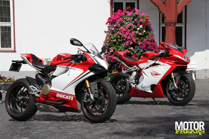 MV Agusta F4RR vs Ducati 1199 Panigale Tricolore