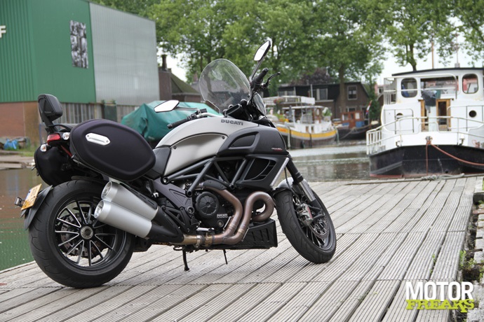 Ducati Diavel Strada