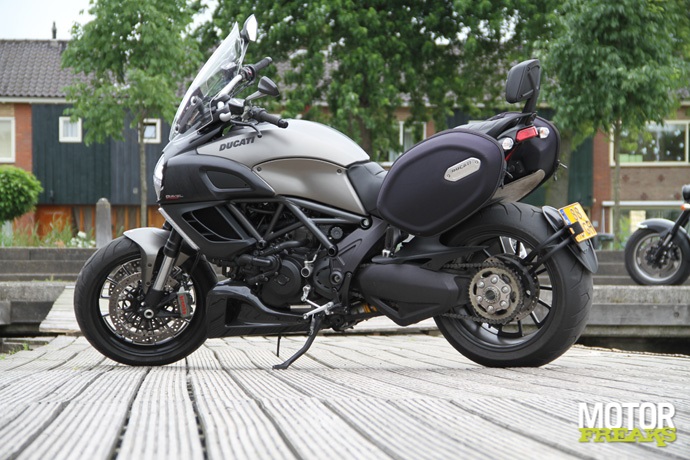 Ducati Diavel Strada