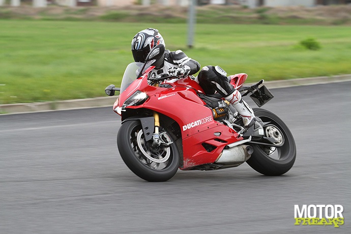 Ducati 2014_1199_Panigale_R_1880