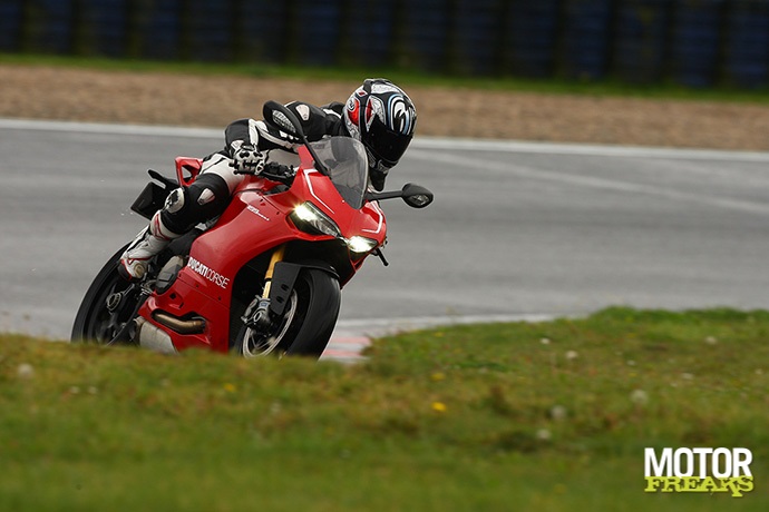 Ducati 2014_1199_Panigale_R_RTN24062